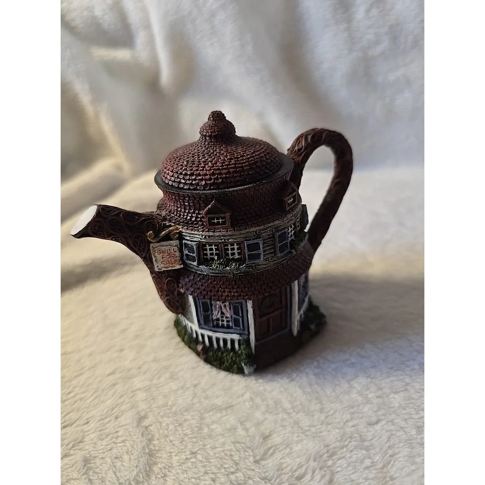 Hometown Teapot Cottage House Figurine Tea‎ Pot Home Town Quill for Sale Shop